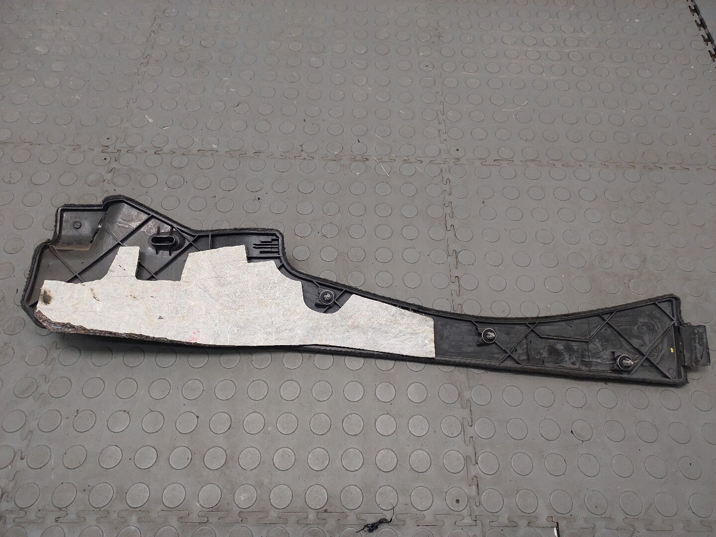 Обшивка багажника