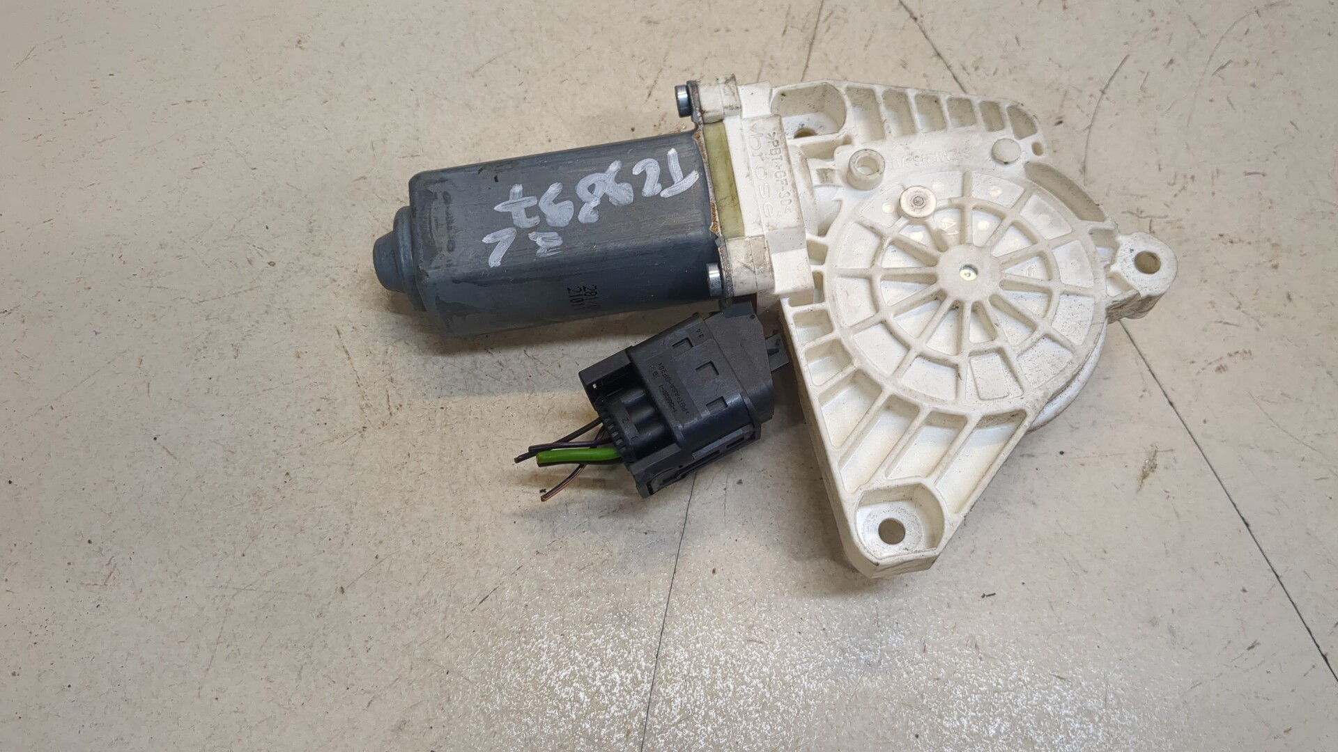 Моторчик стеклоподъемника