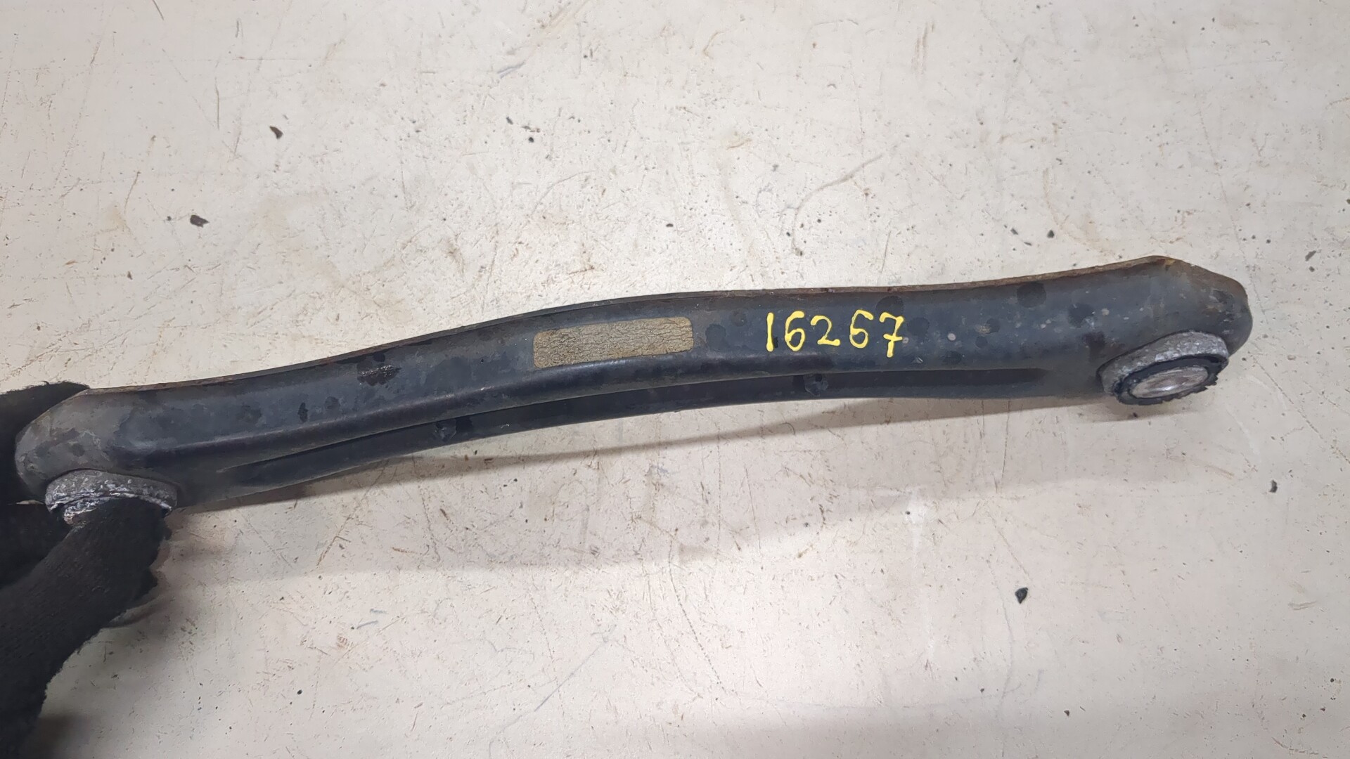 Рычаг задний