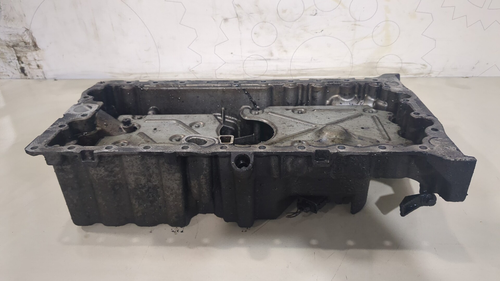 Поддон масляный двигателя (картер)