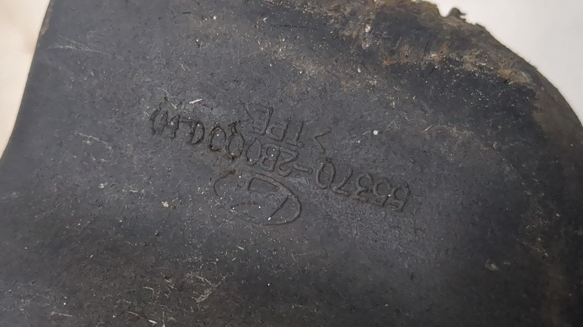 Амортизатор задний левый