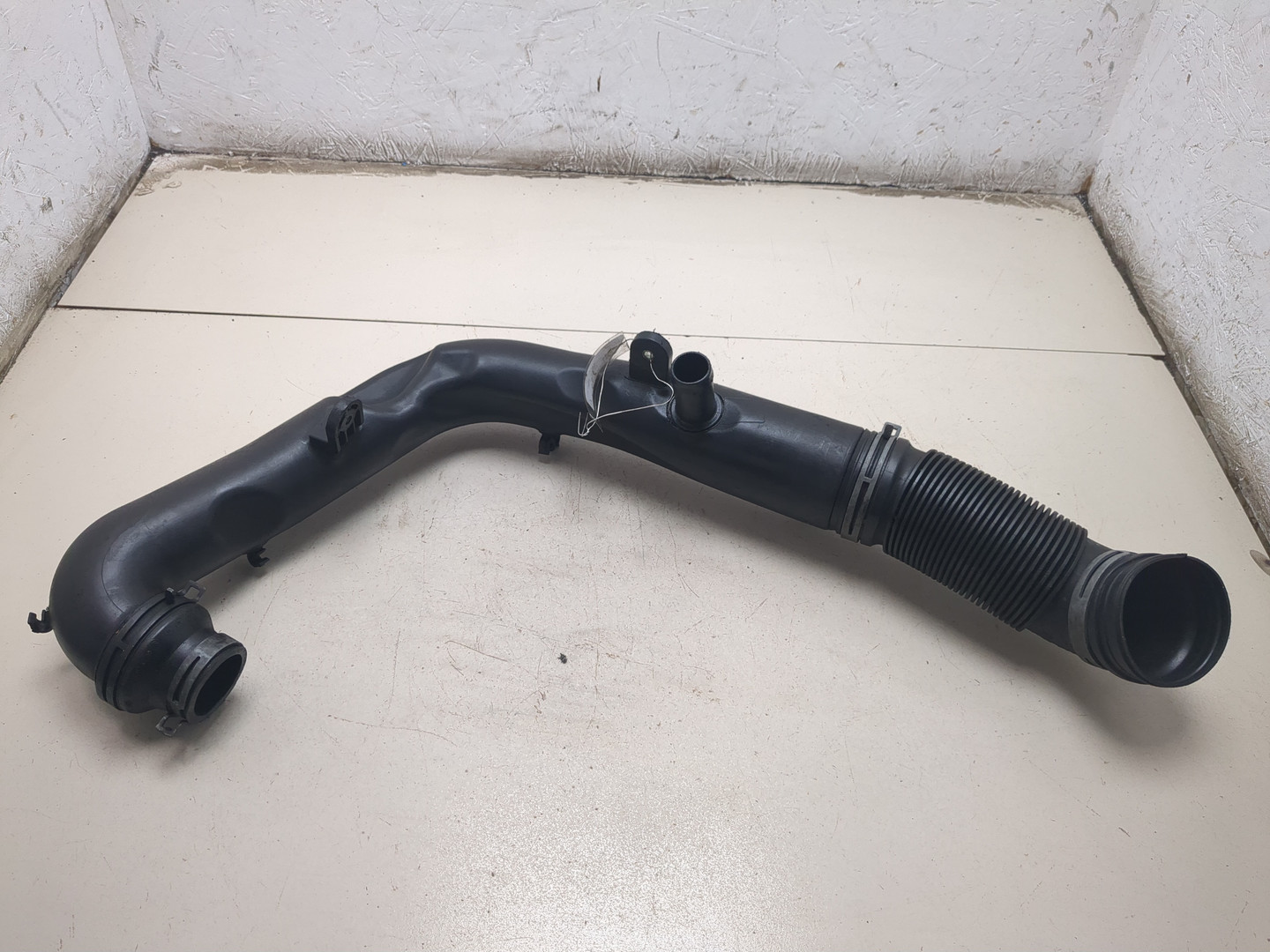 Патрубок воздушного фильтра