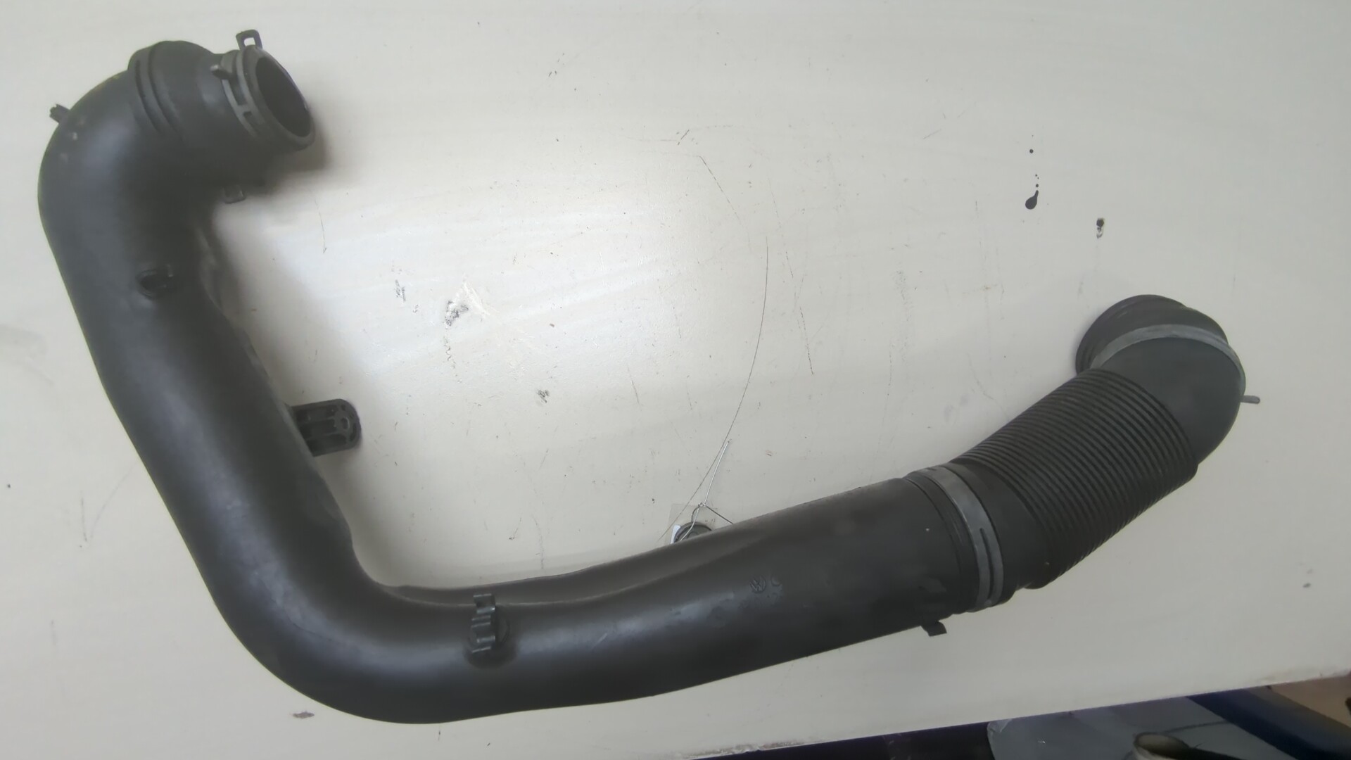 Патрубок воздушного фильтра