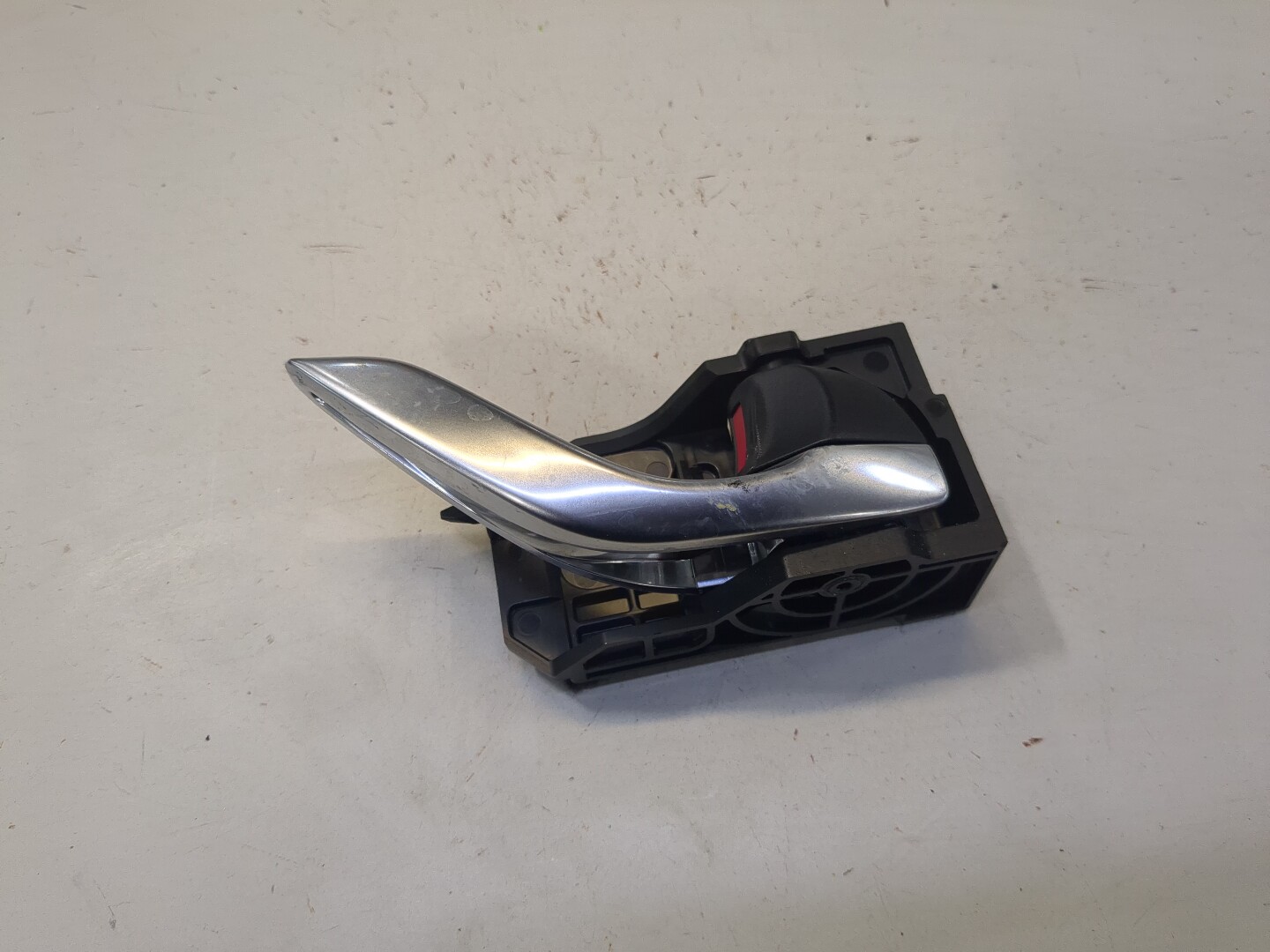 Ручка двери передней внутренняя правая