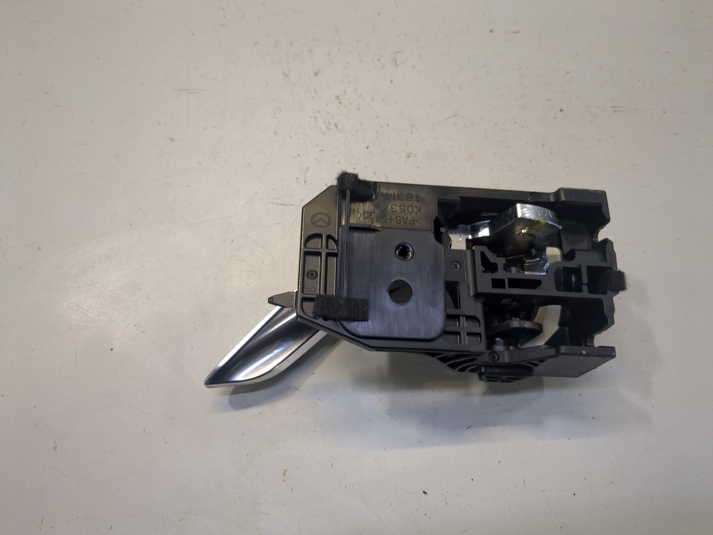 Ручка двери передней внутренняя правая