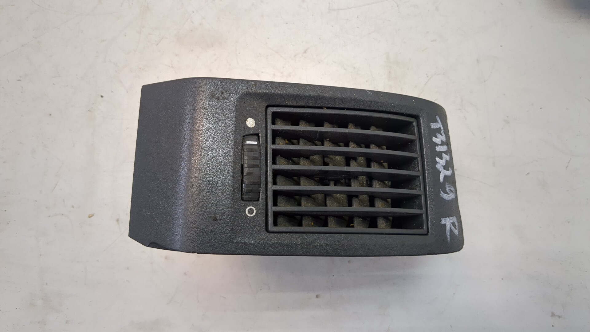 Дефлектор воздушный