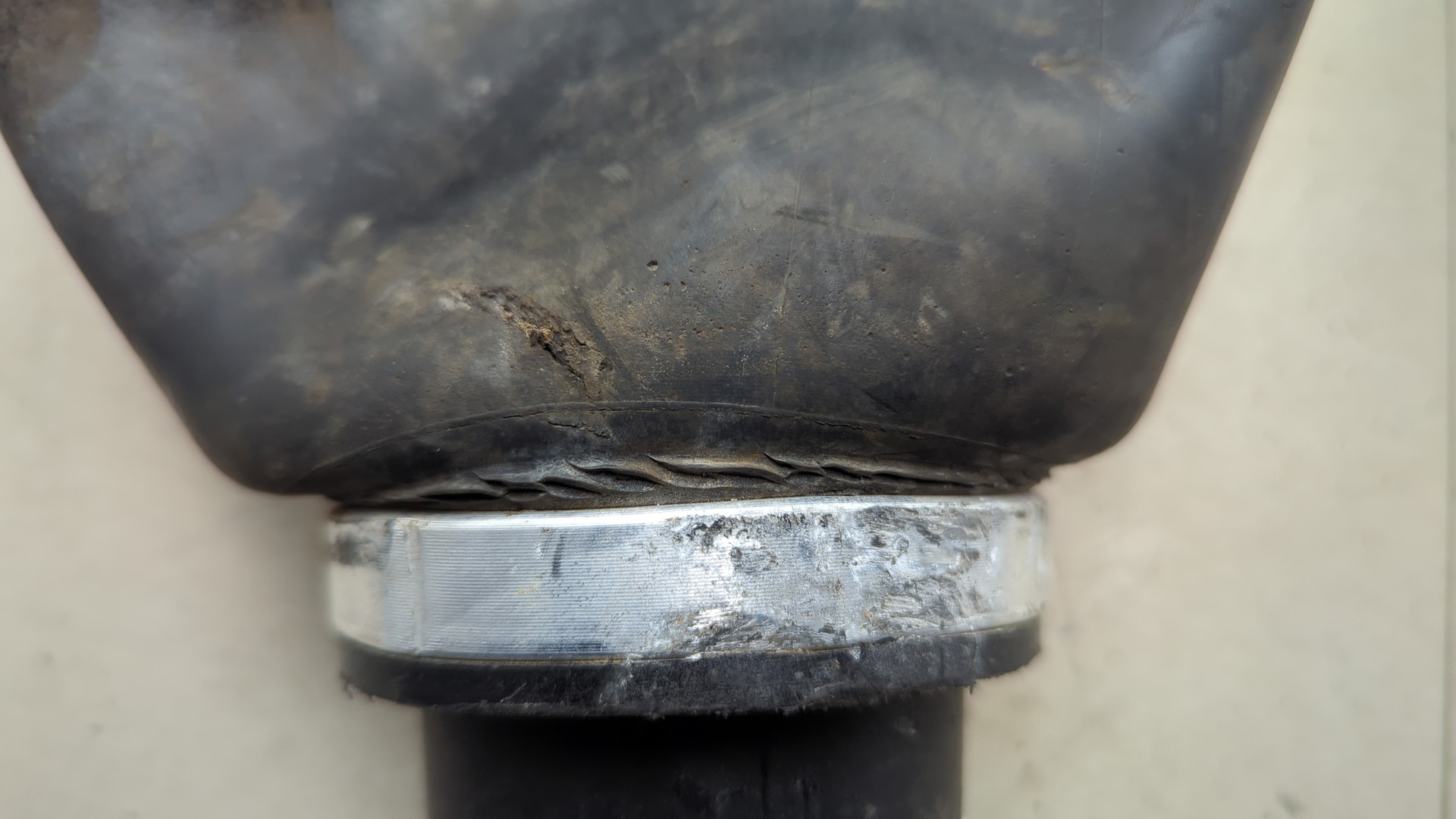 Амортизатор задний (стойка)