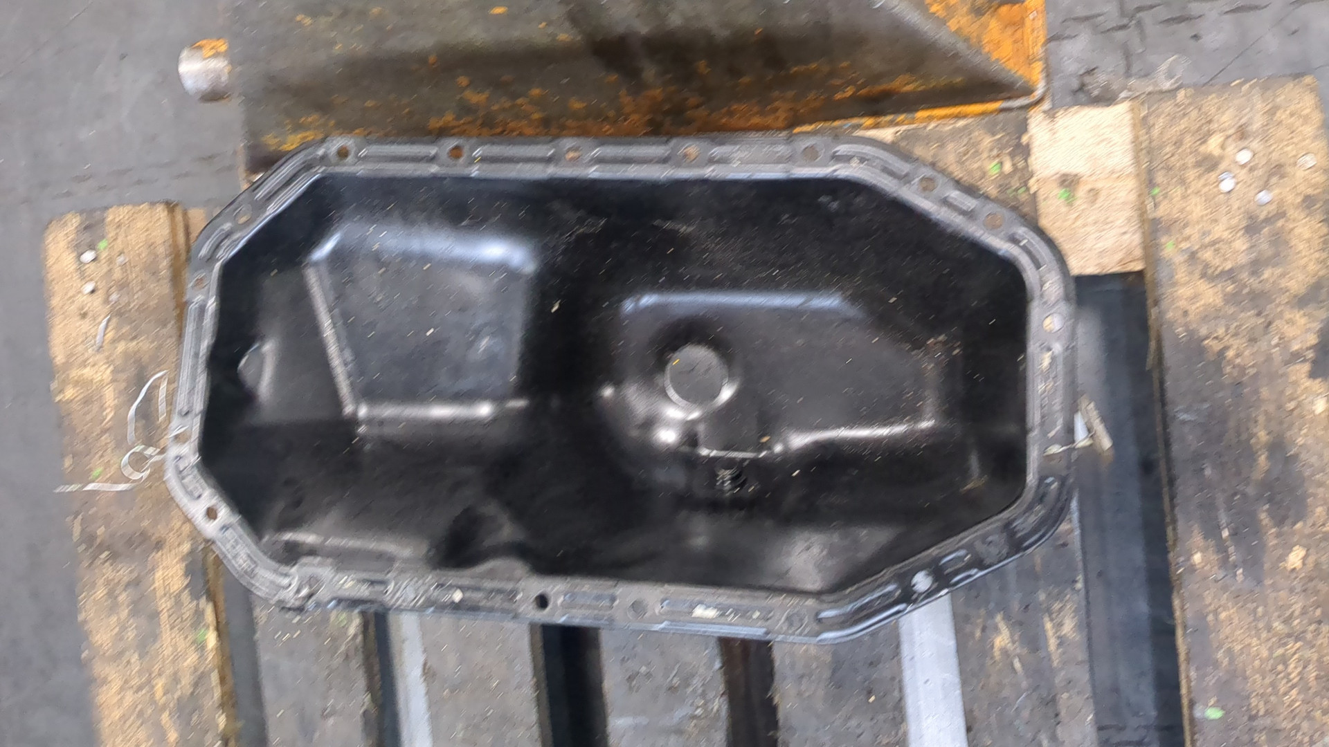 Поддон масляный двигателя (картер)