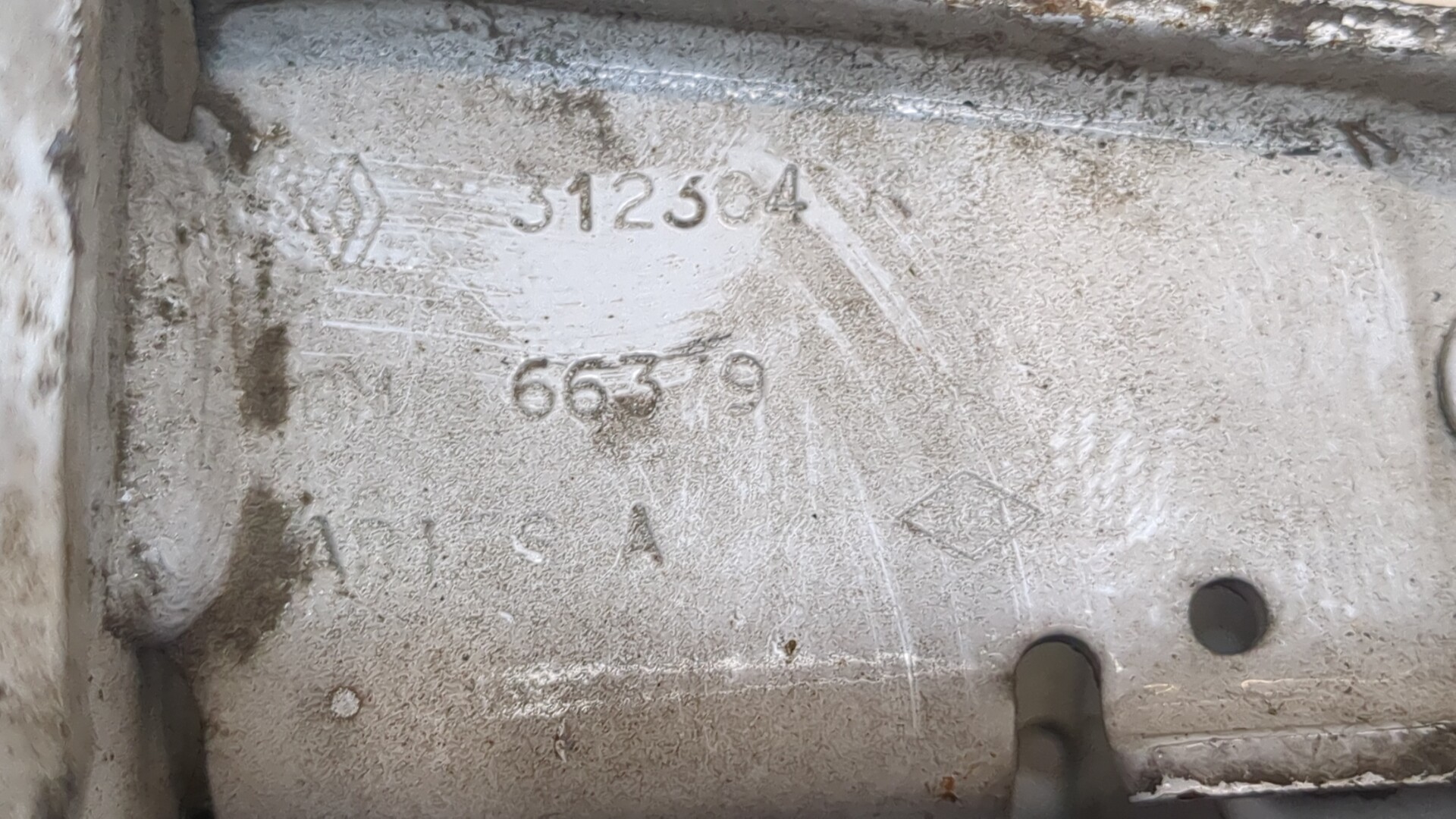 Петля двери задней