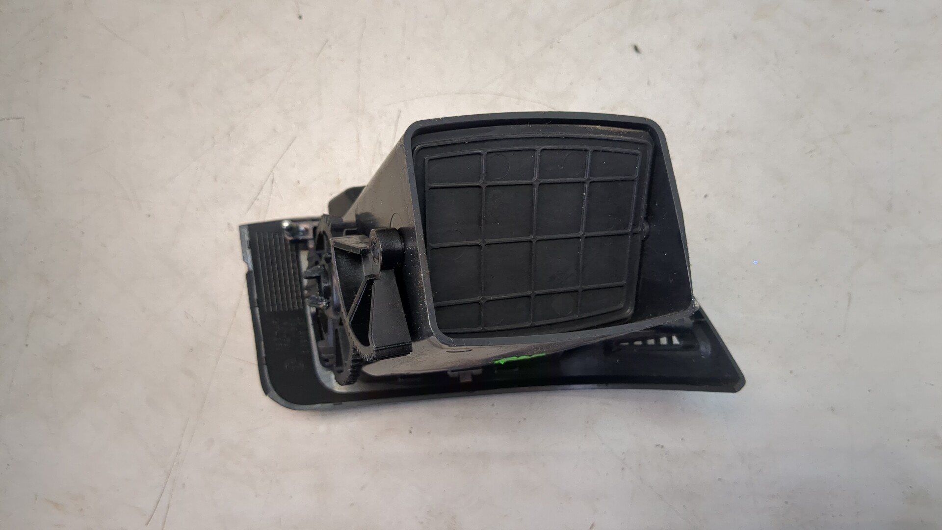 Дефлектор воздушный