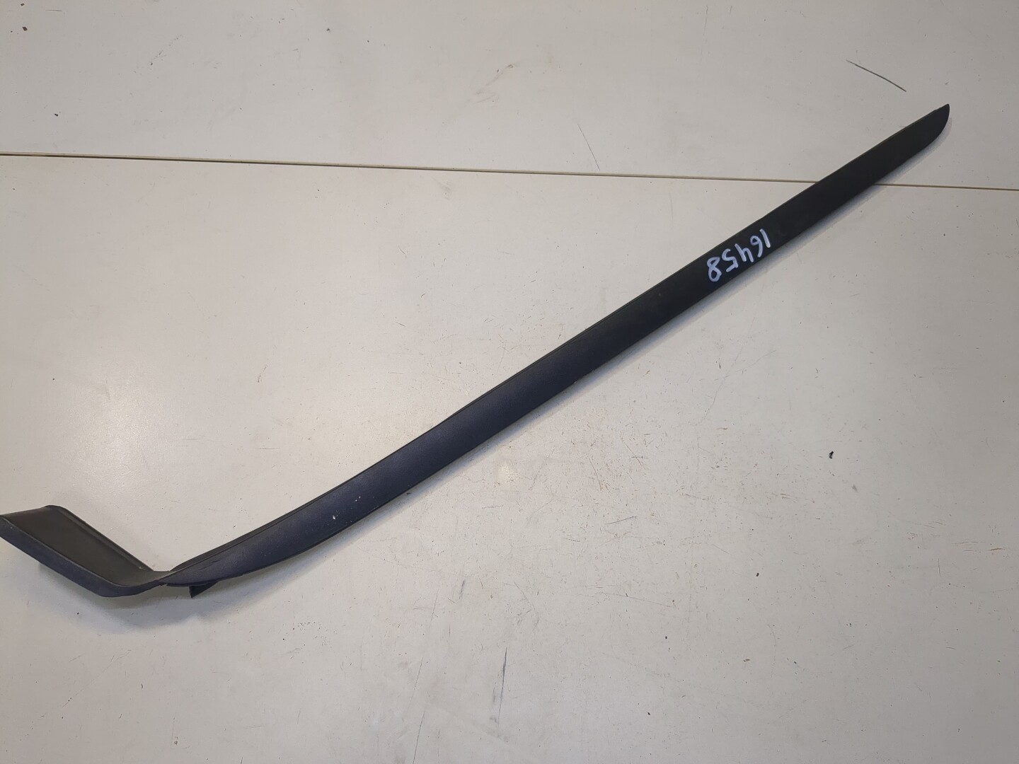 Молдинг лобового стекла