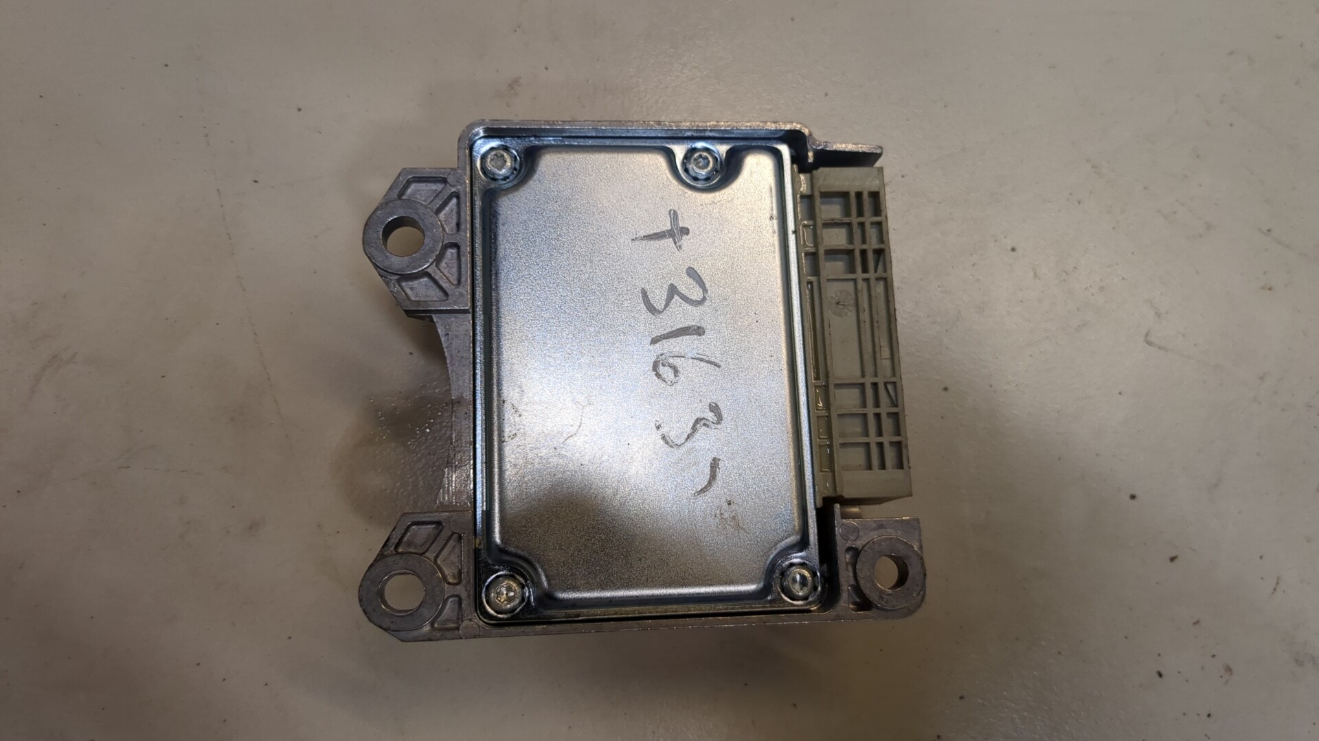 Блок управления подушек безопасности (AIR BAG)