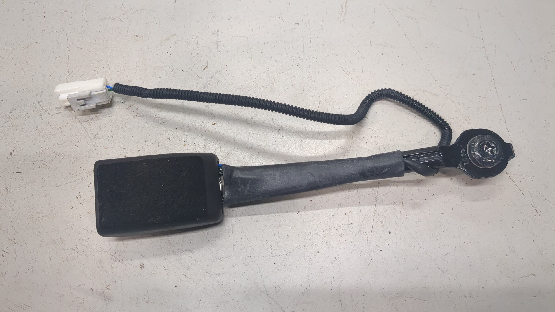 Ответная часть ремня безопасности