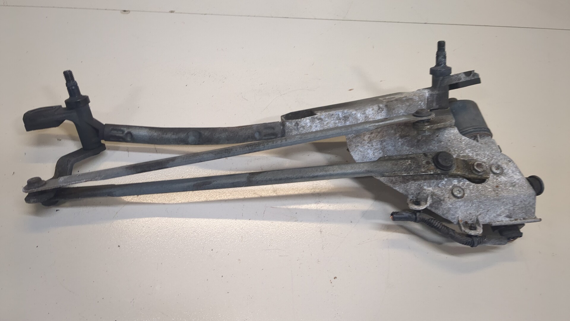 Трапеция стеклоочистителей