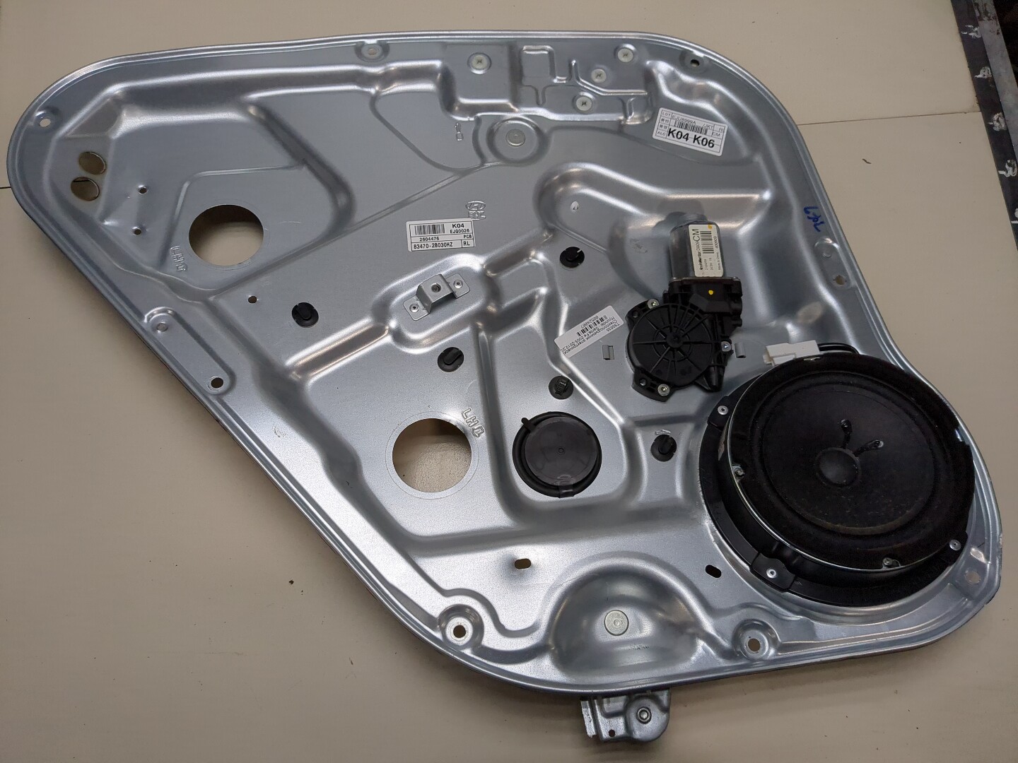 Стеклоподъемник электр. задний левый