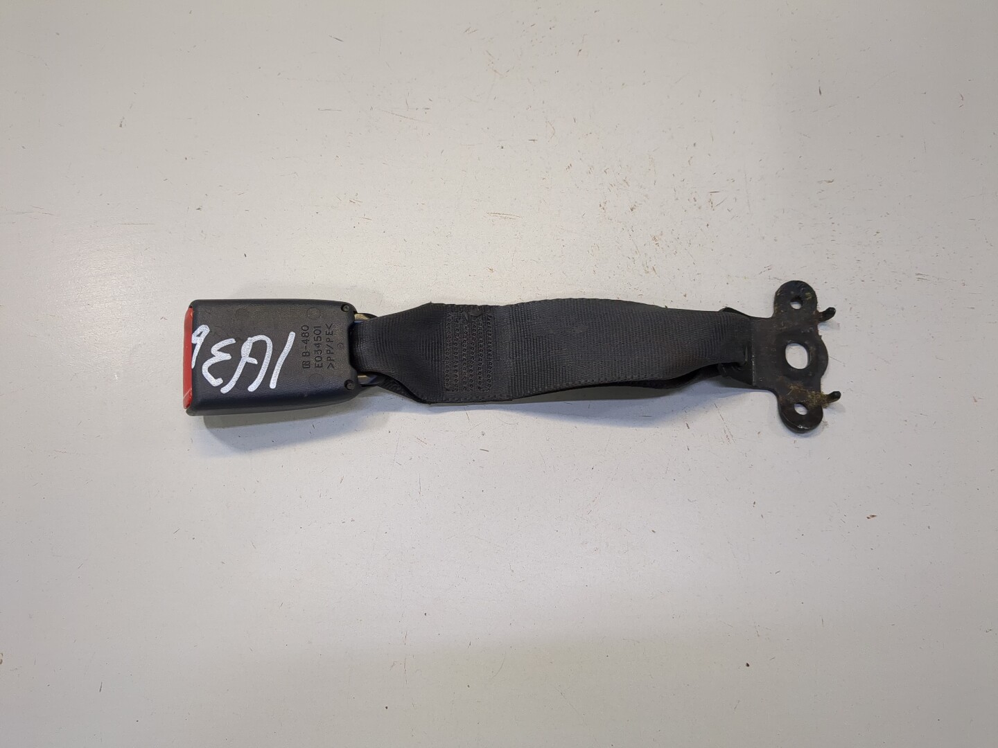 Ответная часть ремня безопасности