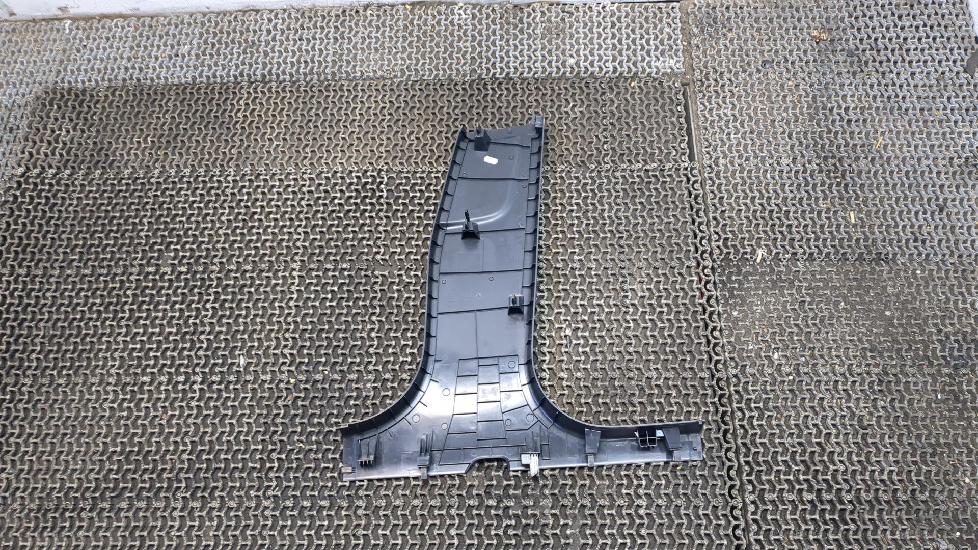 Обшивка стойки