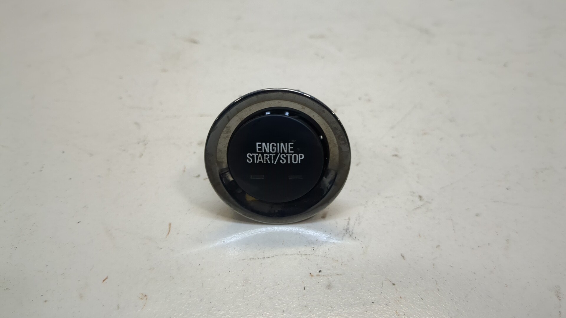 Кнопка запуска двигателя