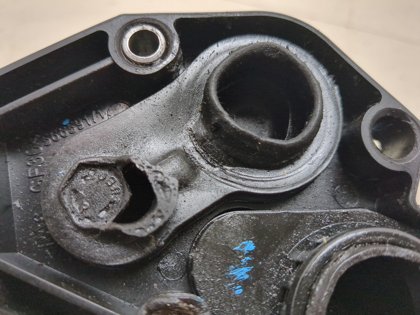 Маслозаливная горловина