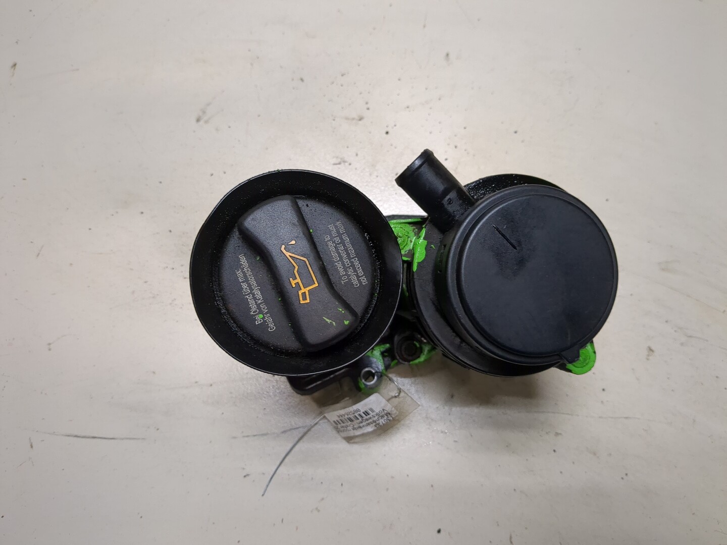 Маслозаливная горловина