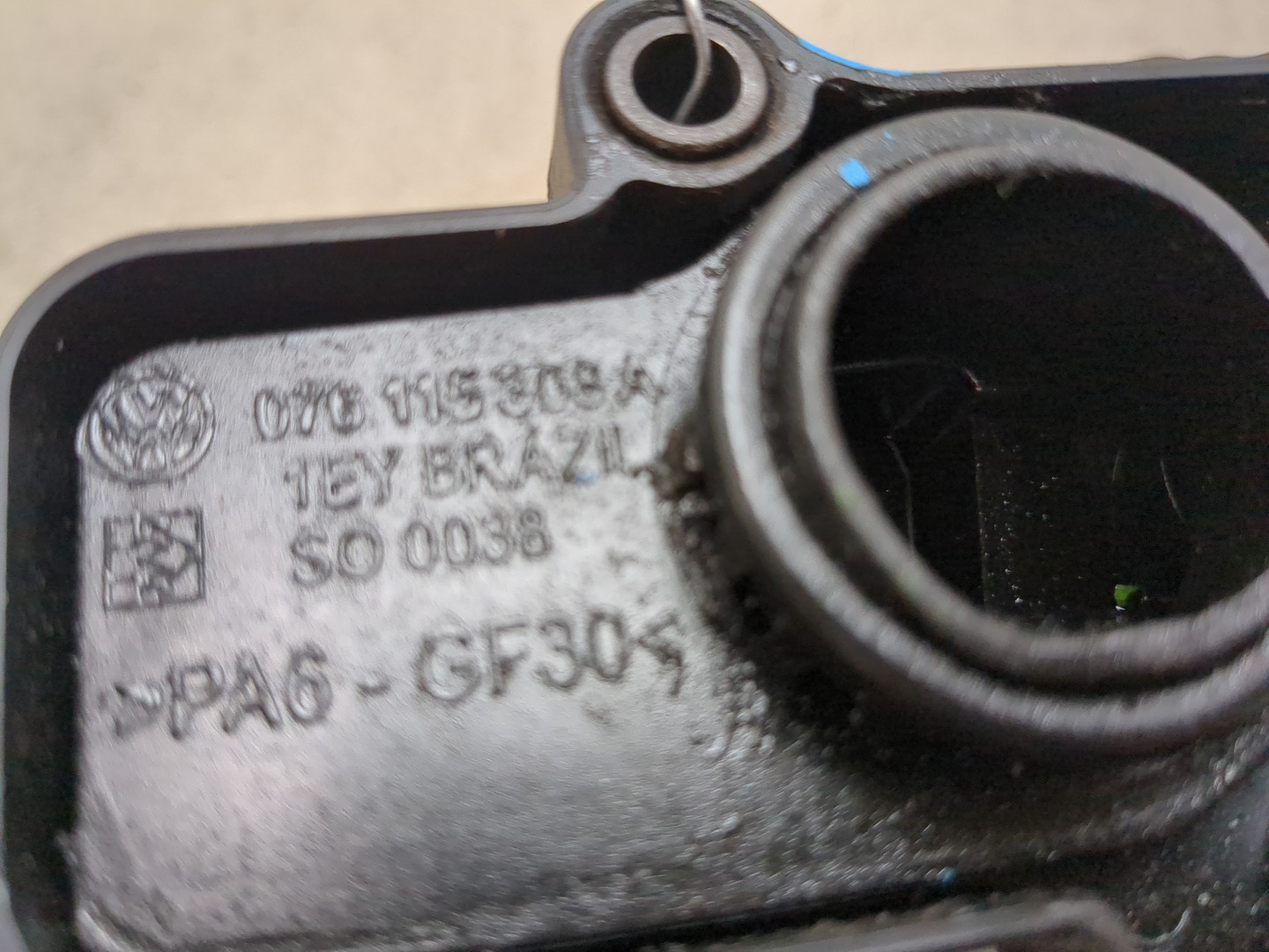 Маслозаливная горловина