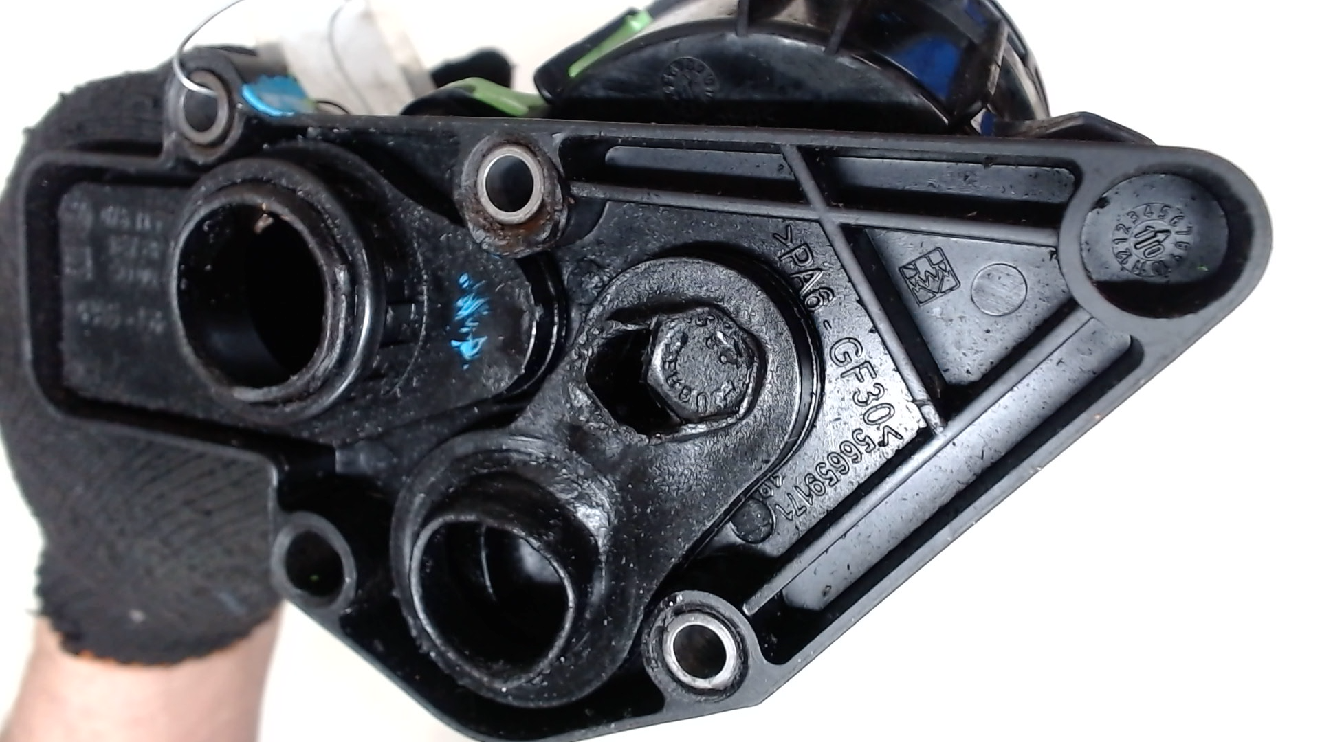 Маслозаливная горловина