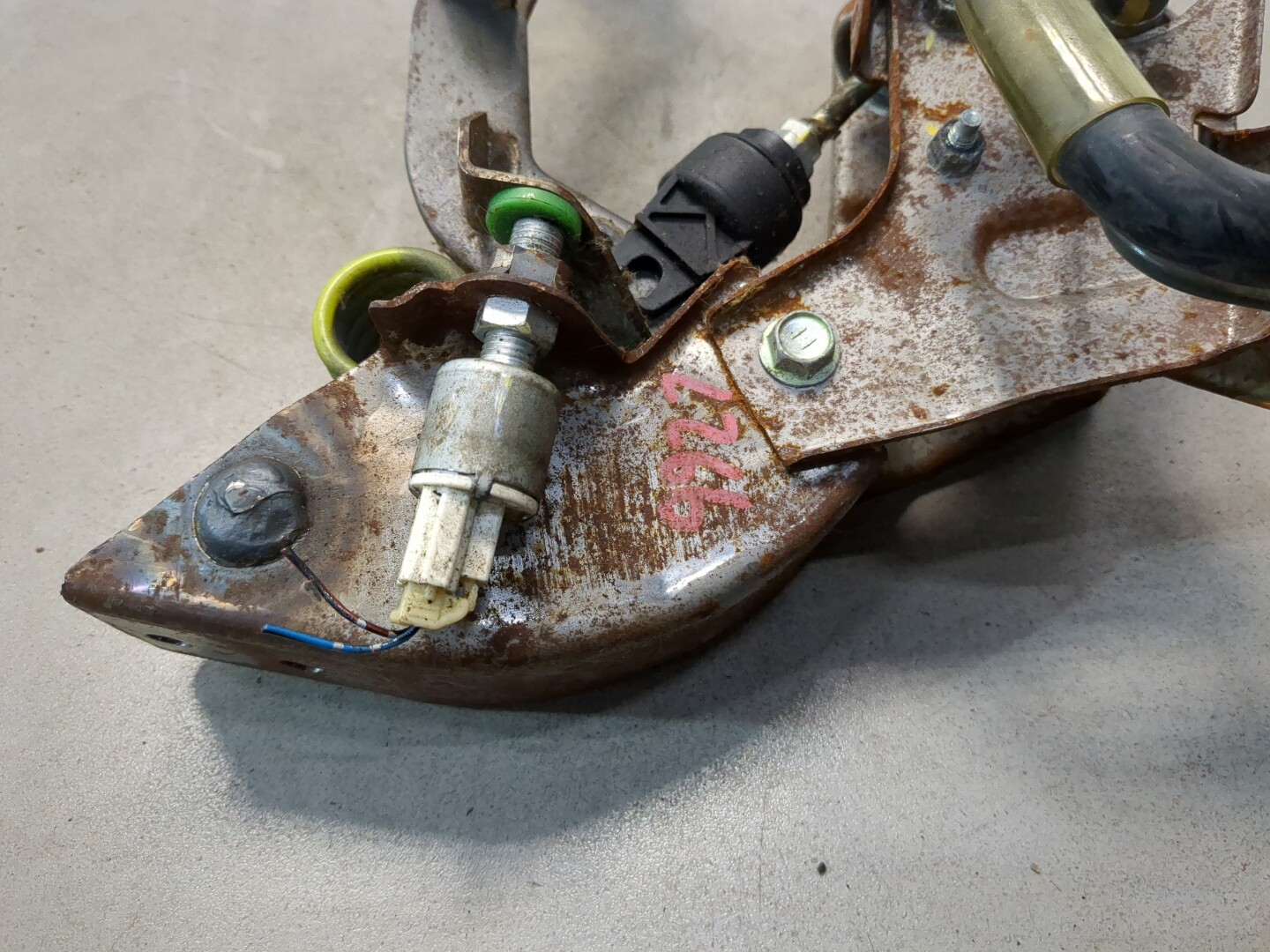 Педаль сцепления