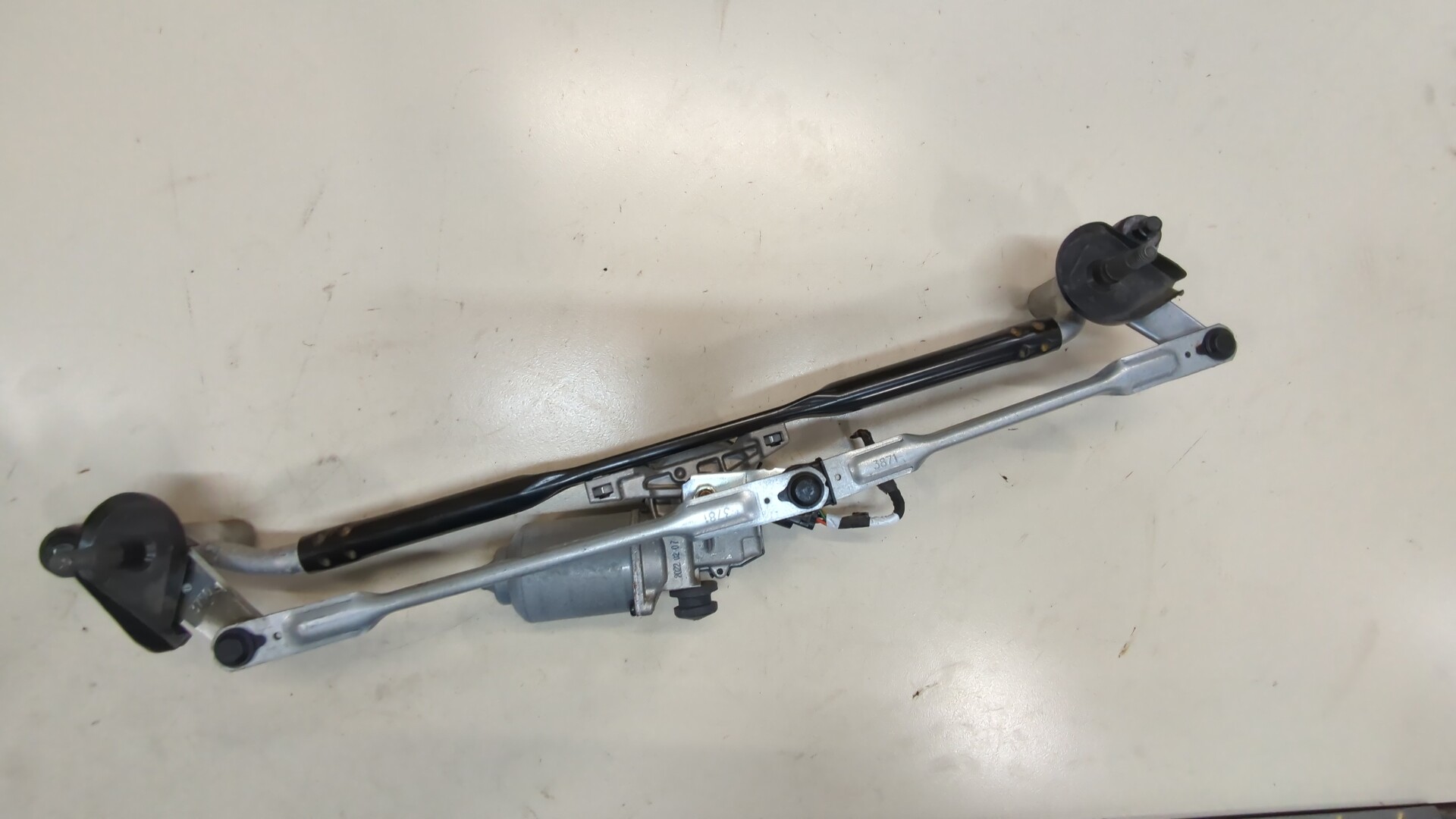 Трапеция стеклоочистителей