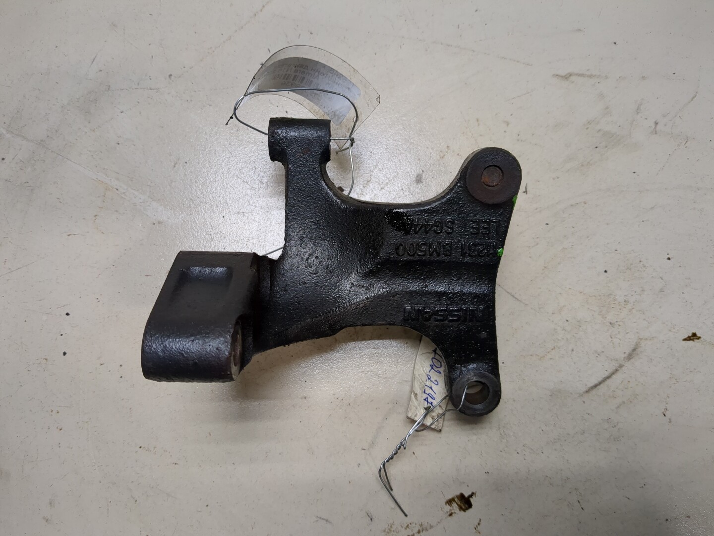 Кронштейн двигателя