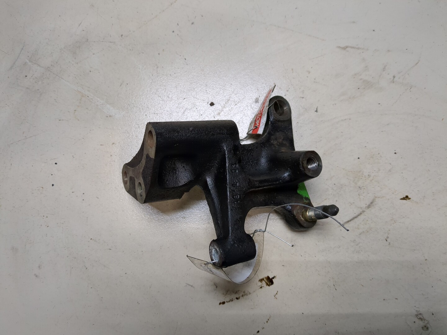 Кронштейн двигателя