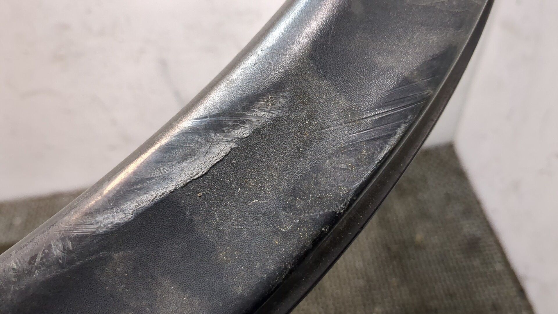 Накладка заднего крыла левого