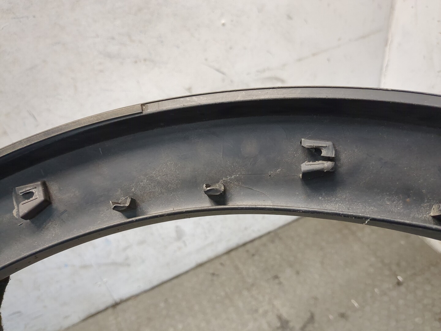 Накладка заднего крыла левого