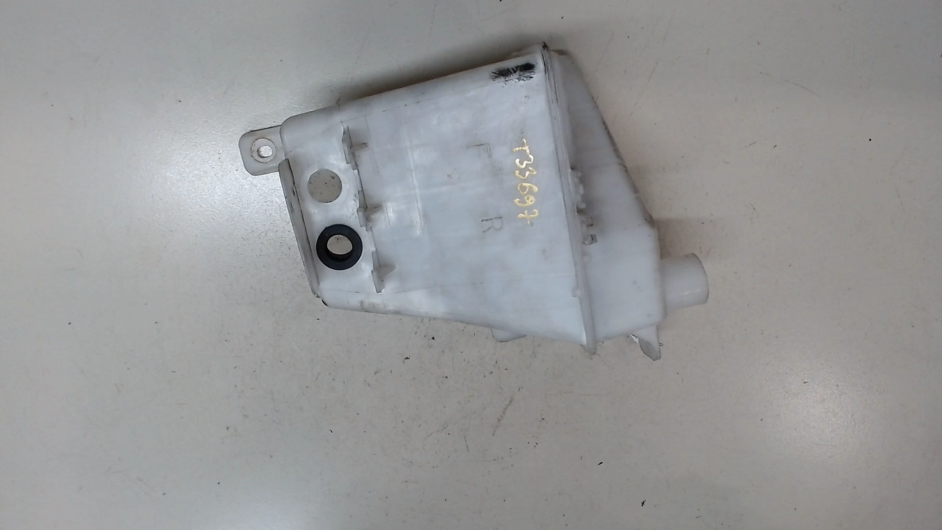 Бачок омывателя лобового стекла