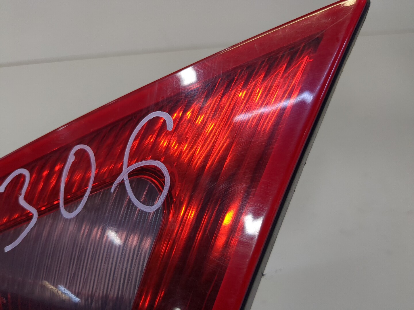 Фонарь задний внутренний правый