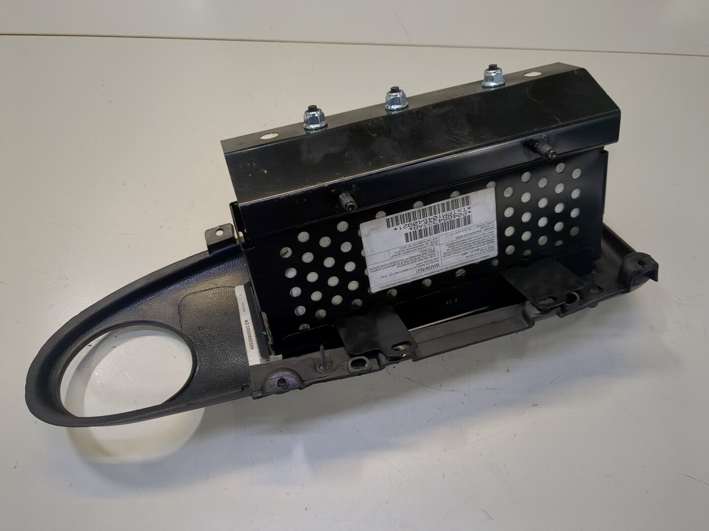 Подушка безопасности пассажирская (в торпедо)