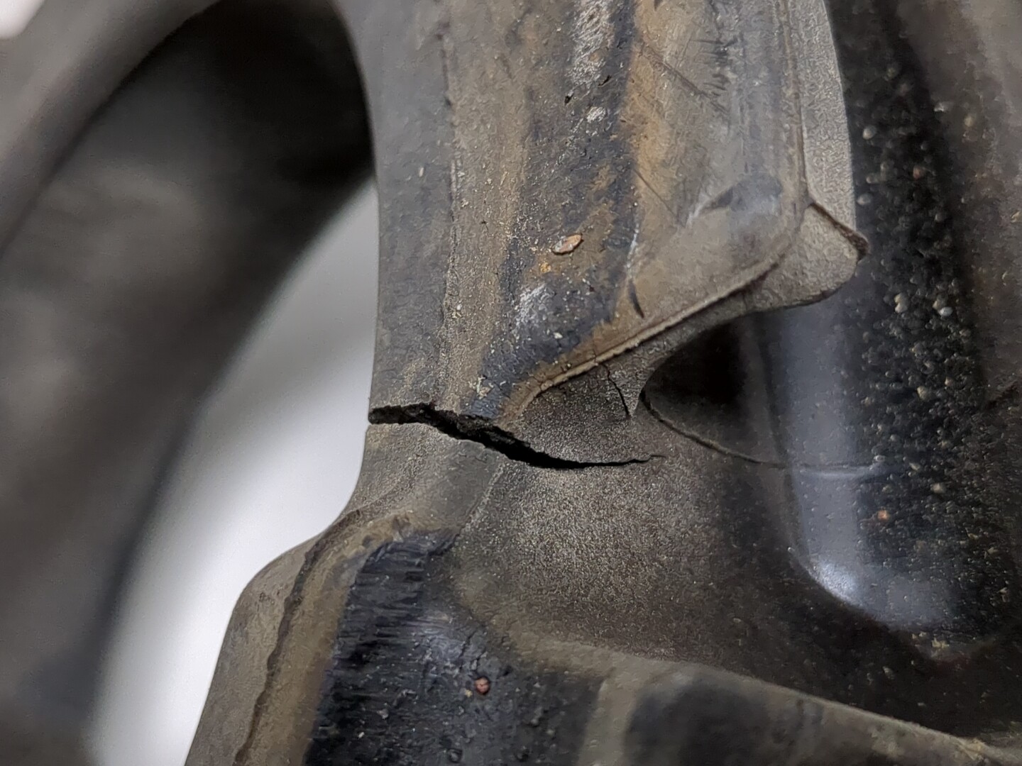 Отбойник переднего амортизатора