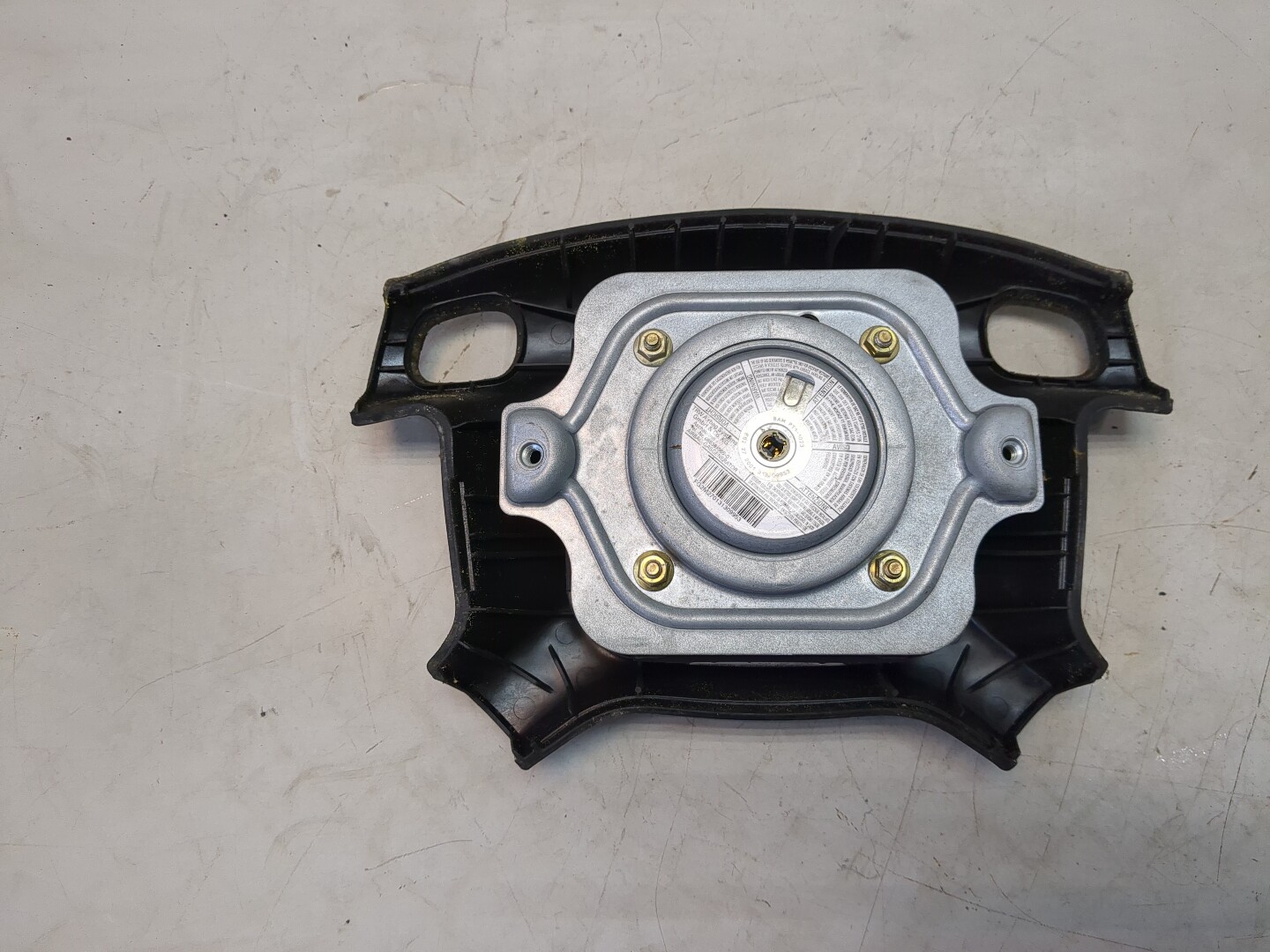 Подушка безопасности в рулевое колесо