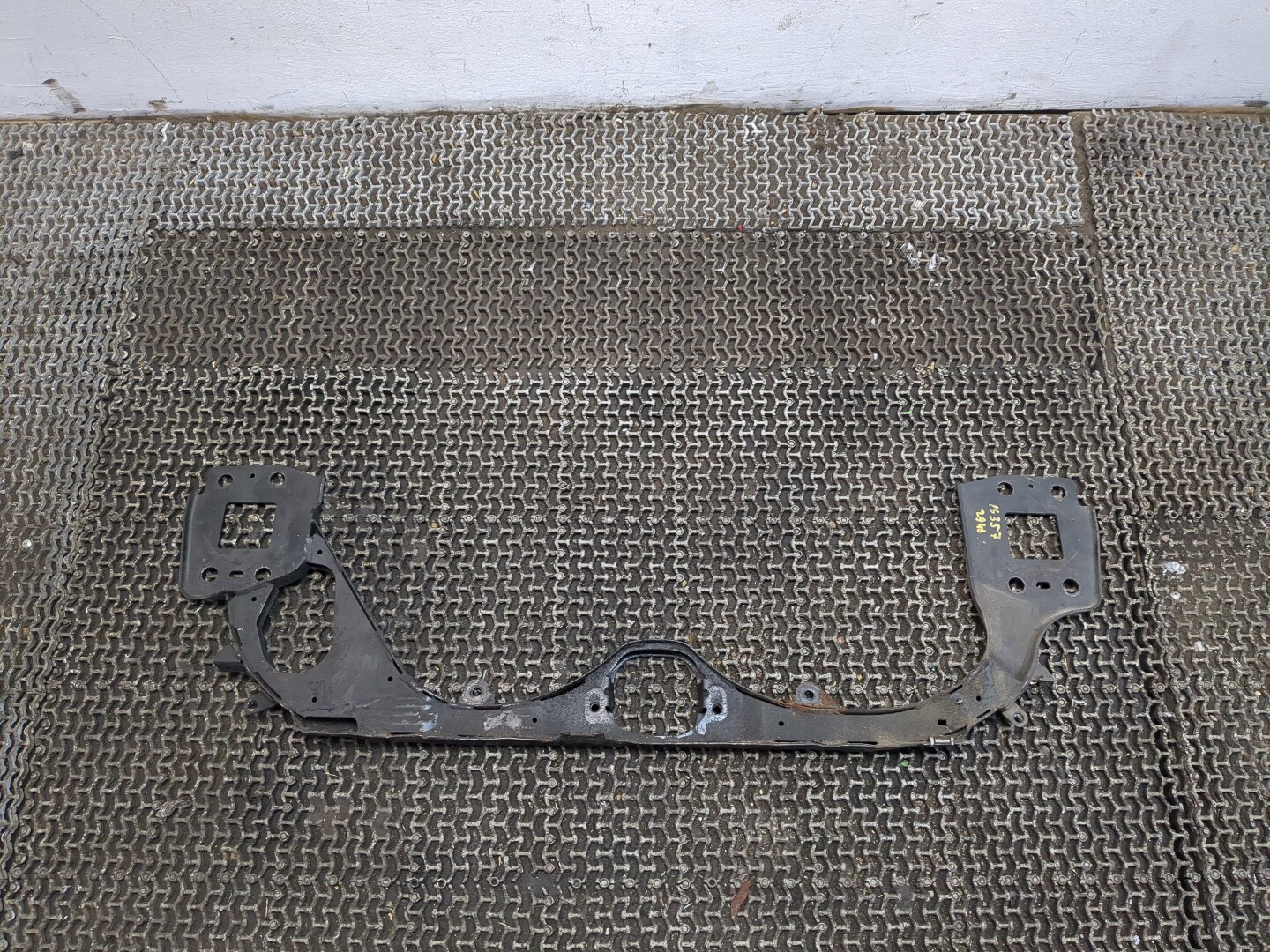 Балка подрадиаторная