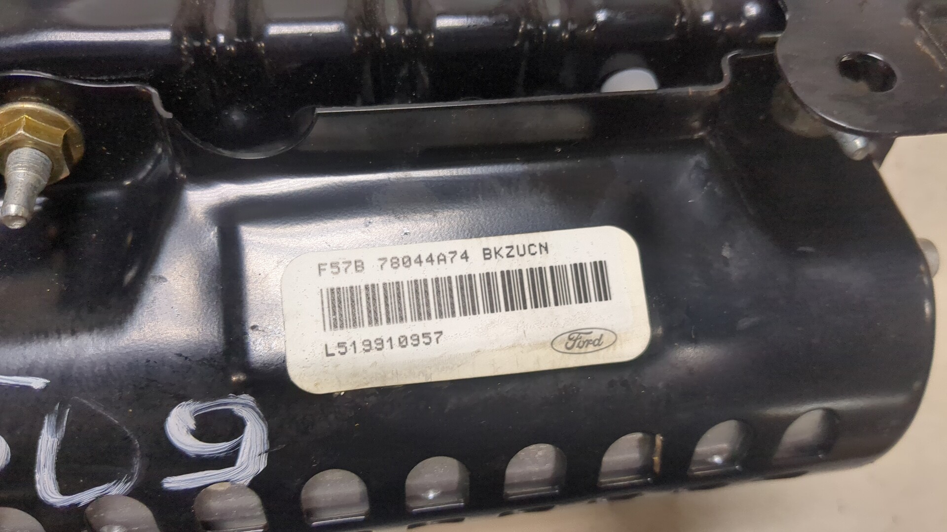 Подушка безопасности пассажирская (в торпедо)