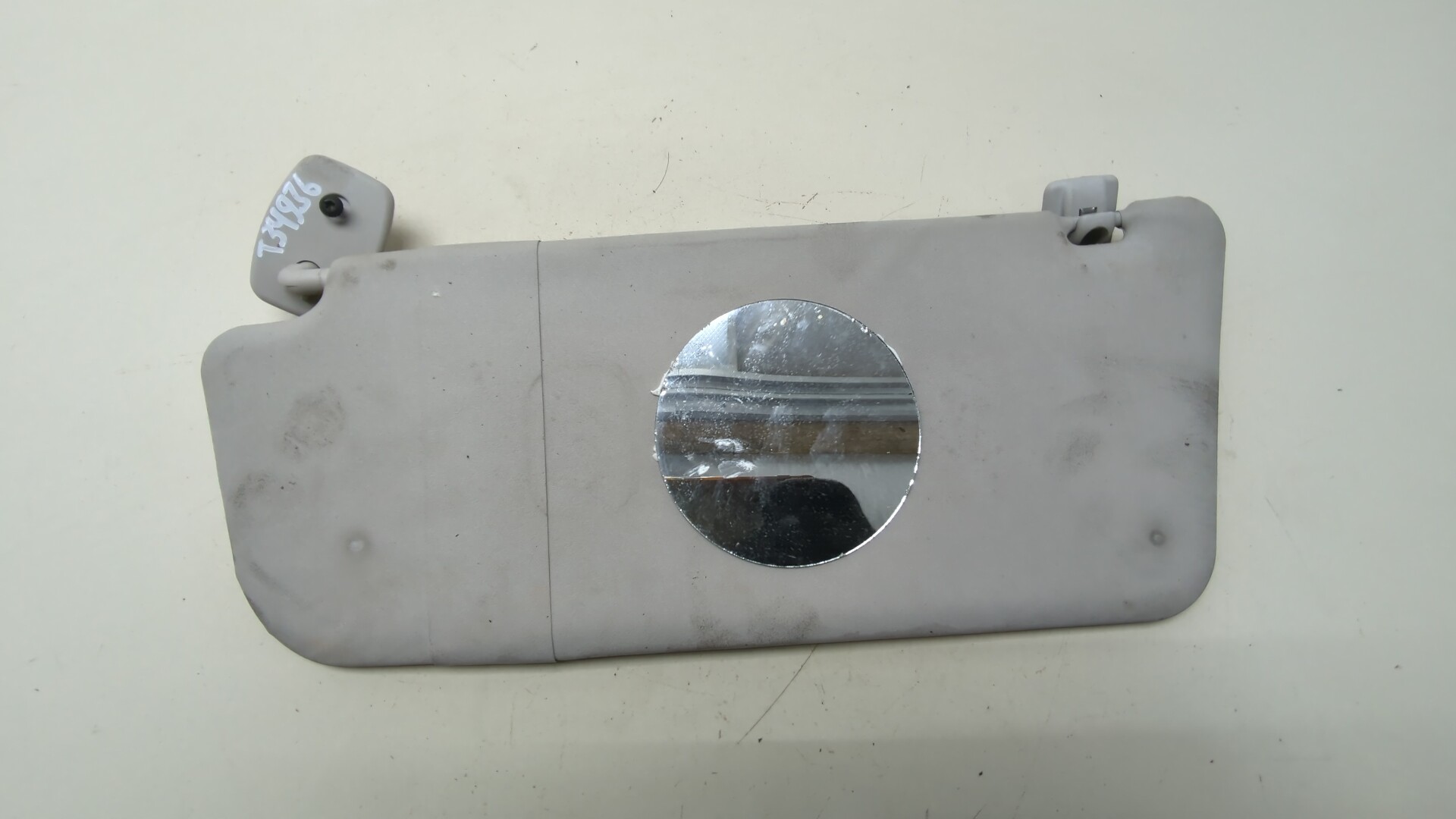 Козырек солнцезащитный