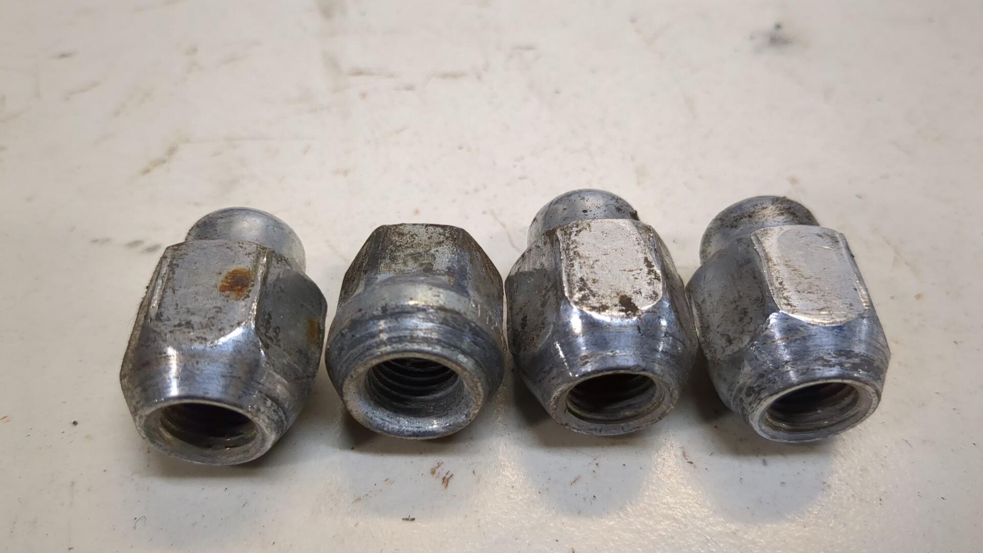 Гайка колеса