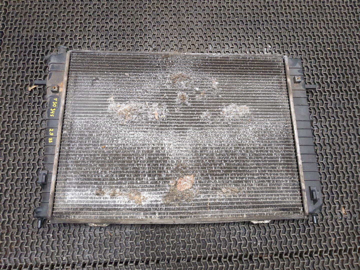 Радиатор охлаждения двигателя основной