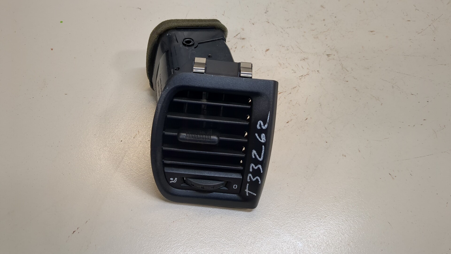 Дефлектор воздушный