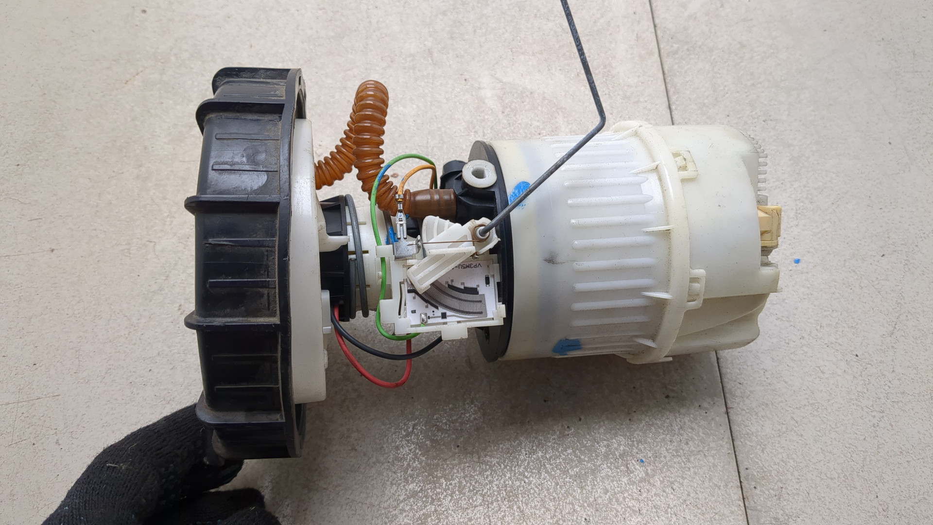 Насос топливный электрический