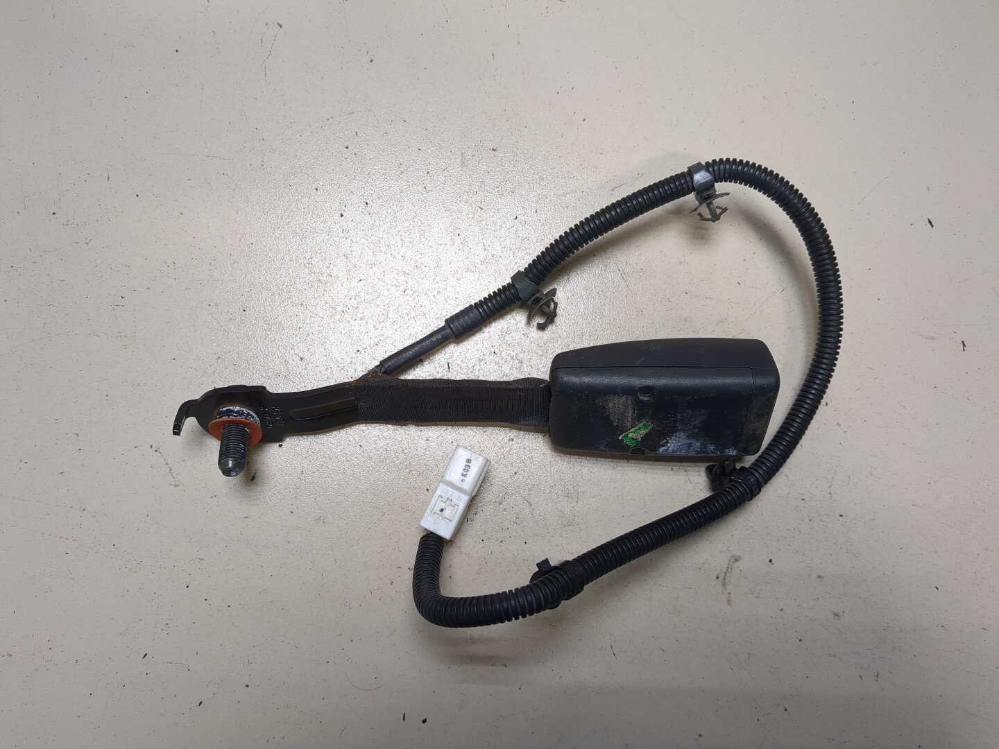 Ответная часть ремня безопасности