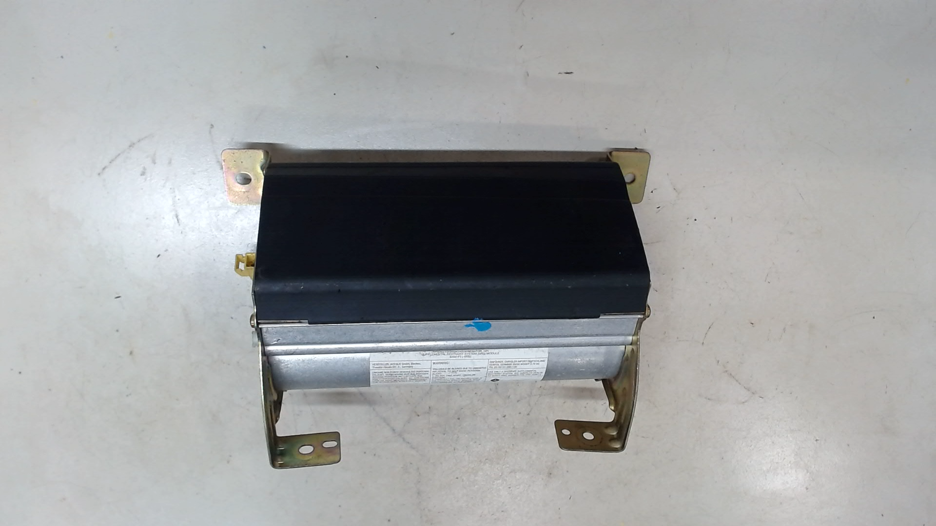 Подушка безопасности пассажирская (в торпедо)