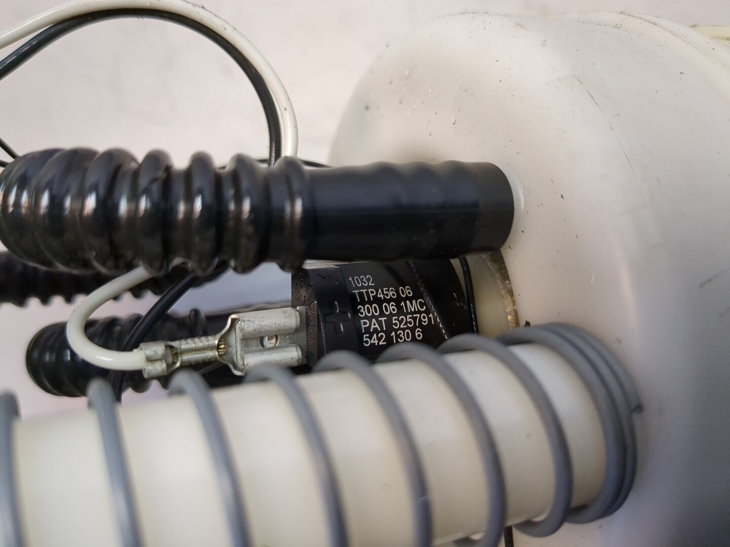 Насос топливный электрический