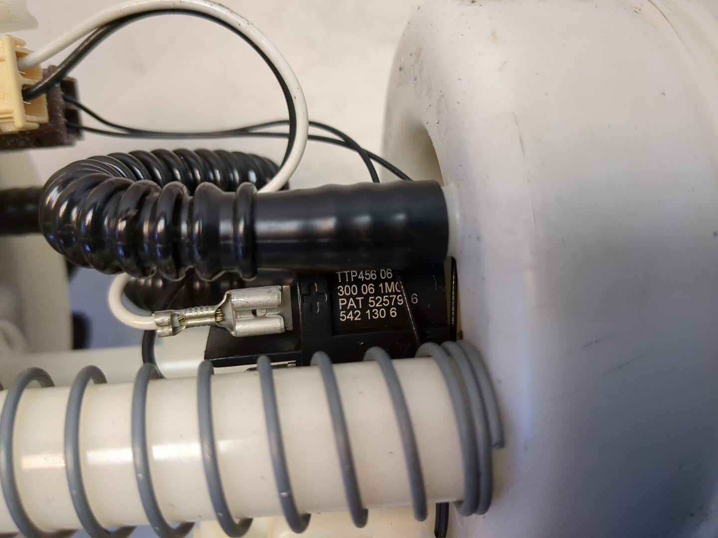 Насос топливный электрический