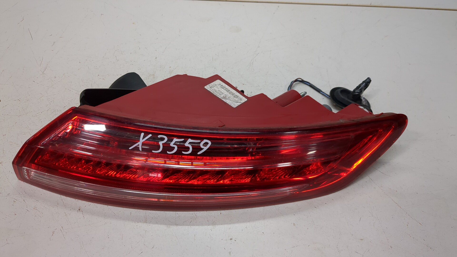 Фонарь задний правый