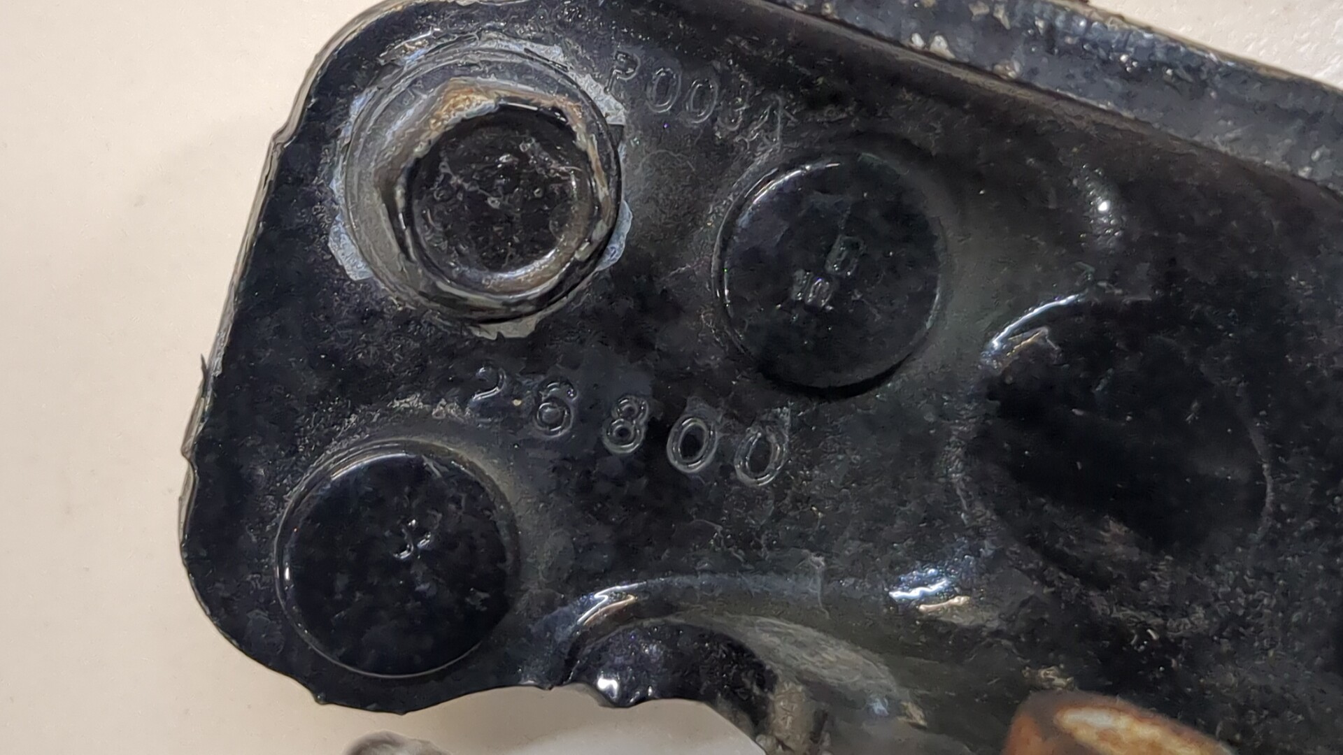 Петля двери